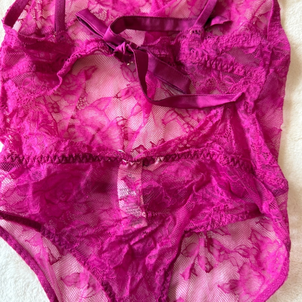 New! VS VERY SEXY Rose Lace High-Neck Teddy Outrageous Pink 45991 - Picture 8 of 13